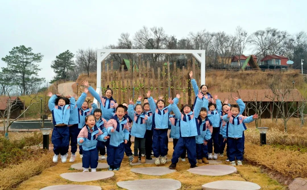 四川省涼山州越西縣關工委攜手縣錦蘭鑫驛幼兒園開展“萌娃有點‘田’”活動