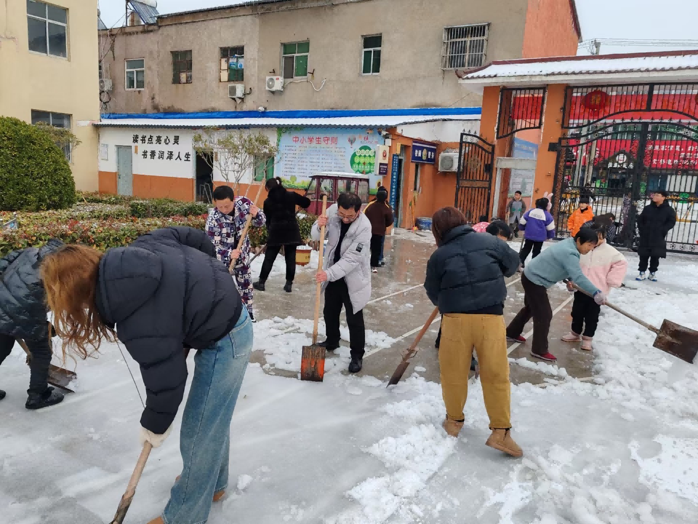 淮北市濉溪縣關(guān)工委：八仙過海戰(zhàn)冰雪，家校聯(lián)手齊護(hù)航