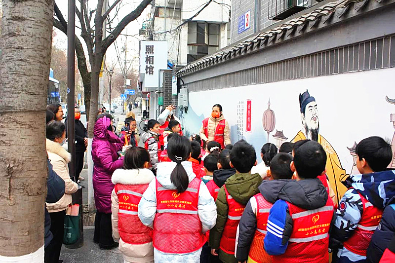 江蘇省南京市玄武區成賢街社區關工委開展“遇見文史成賢，追夢自信童年”活動(2).jpg