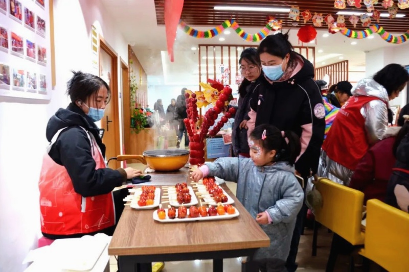 江蘇省南京市玄武區(qū)鎖金村街道新莊社區(qū)關(guān)工委組織開展迎新春文化宣傳活動（1） (3).jpg