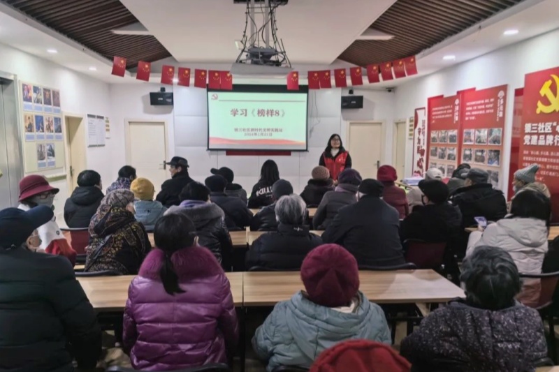 江蘇省南京市玄武區鎖金村街道鎖三社區關工委組織“五老”集中學習觀看《榜樣8》（1）.jpg