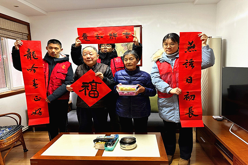 江蘇省南京市玄武區櫻駝花園社區關工委開展“餃子飄香，情滿新年” 迎新春活動(5).jpg