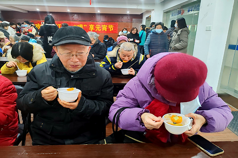 江蘇省南京市玄武區唱經樓社區關工委開展“歡樂猜燈謎，‘唱’享過元宵”活動(5).png