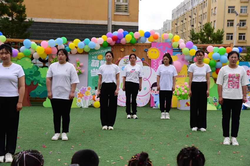 元寶山區第三幼兒園誦讀《毛澤東故事》活動照片3png_副本.jpg