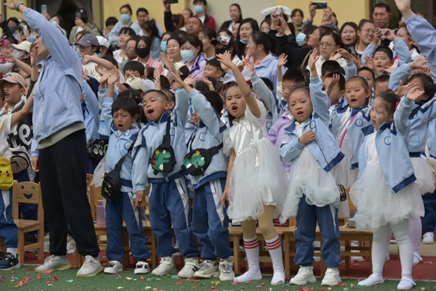 元寶山區第三幼兒園誦讀《毛澤東故事》活動照片6png.jpg