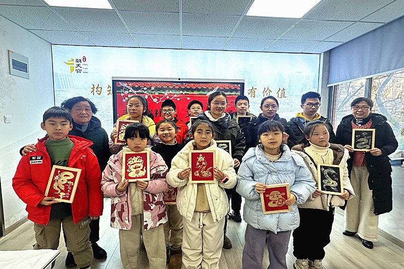 江蘇省南京市秦淮區(qū)朝天宮街道止馬營社區(qū)開展“以箔為墨，非遺流光啟新程”活動(2).jpg