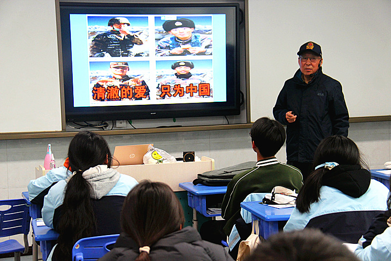 江蘇省南京市玄武區玄武湖街道關工委聯合開展“五老”“大思政課”進校園活動(8).jpg